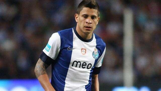 CdS - Mercato aperto: si cerca una punta e...