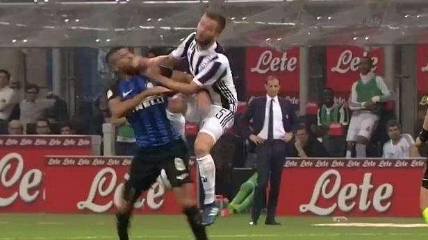 CdS - Pjanic-Rafinha, il retroscena: Orsato non ha colto un'indicazione