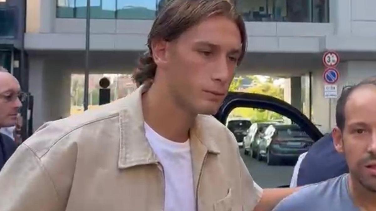 VIDEO - Inter, Esposito è uscito dalla sede dopo il rinnovo di contratto
