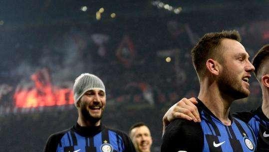 Ferri sicuro: "Skriniar e De Vrij sarebbero titolari anche nella Juventus"