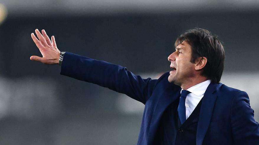 Inter camaleontica e tenace, al 45' l'Hellas cede il campo. A Conte per vincere basta un 'piano A'