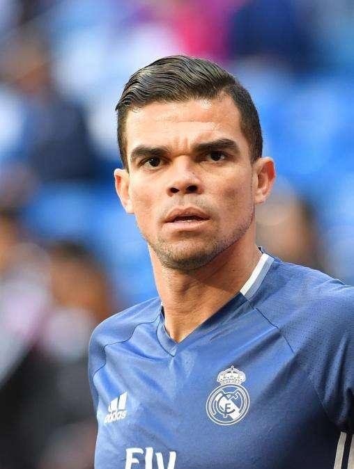 Pepe: "Aspetterò il Real fino all'ultimo. Devo molto a questa società"