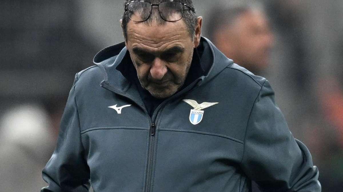 Sarri sconsolato: "M'hanno rimasto solo, 'sti 4 cornuti!" (cit.)