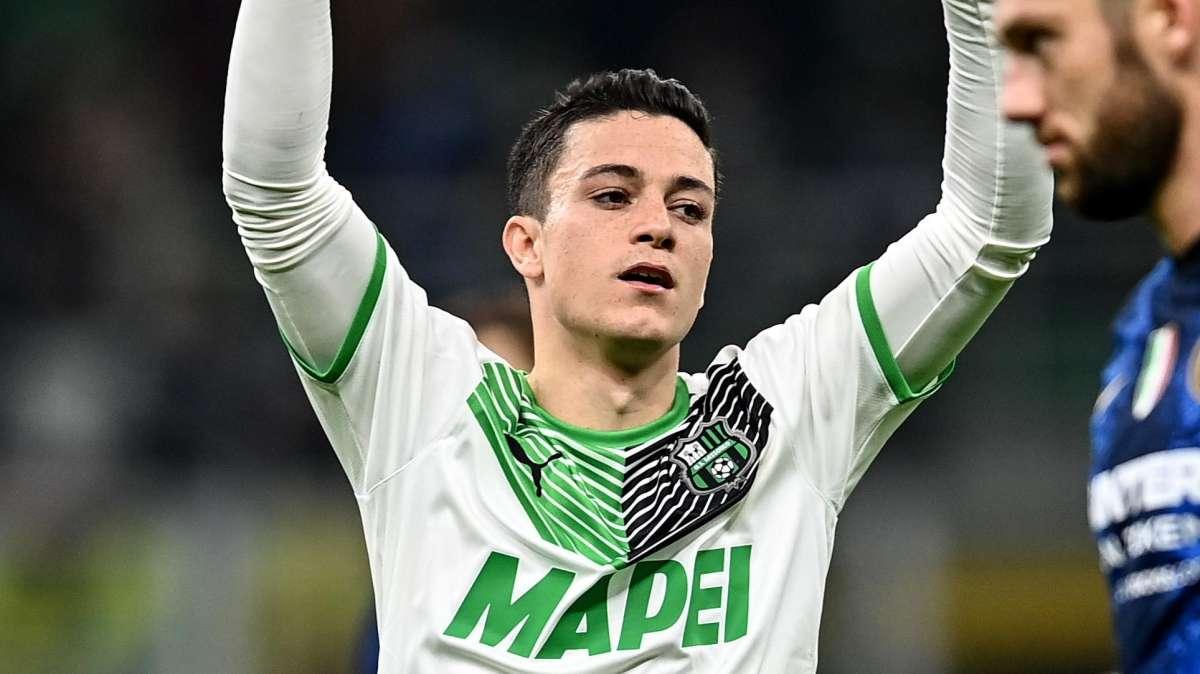 Raspadori: "Tre punti col Milan l'unico modo per migliorare la classifica. L'accostamento a grandi club è un orgoglio"