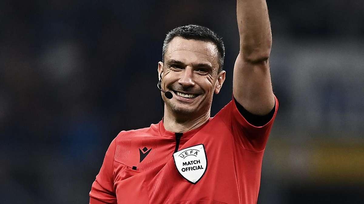 Moviola GdS - Rigore di Garcia, gol tolto a Pedri e tocco di Dumfries: fa tutto il VAR