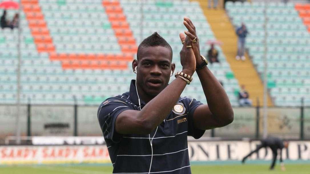 Balotelli-Napoli, gesto d'amore dal fondo del mare
