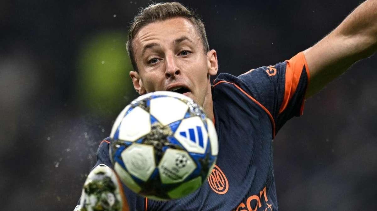 Moviola GdS - Frattesi e Bisseck: nessun rigore. Eccessivo il giallo a Barella