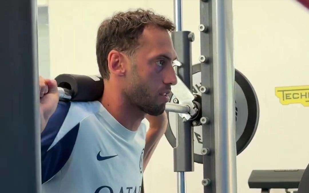 SM - Il Fenerbahçe non molla l'osso Calhanoglu: si valuta ultimo assalto prima della fine del mercato