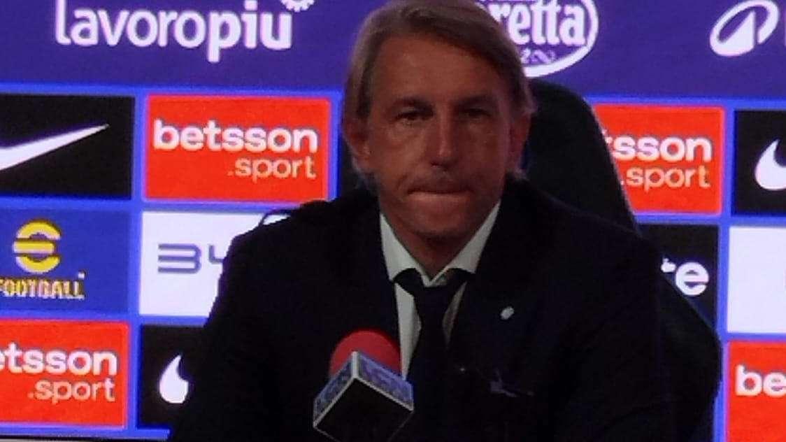 Vecchi in conferenza: "Ad oggi siamo due passi dietro alla prima della classe. Un mese per rivedere Berenbruch"