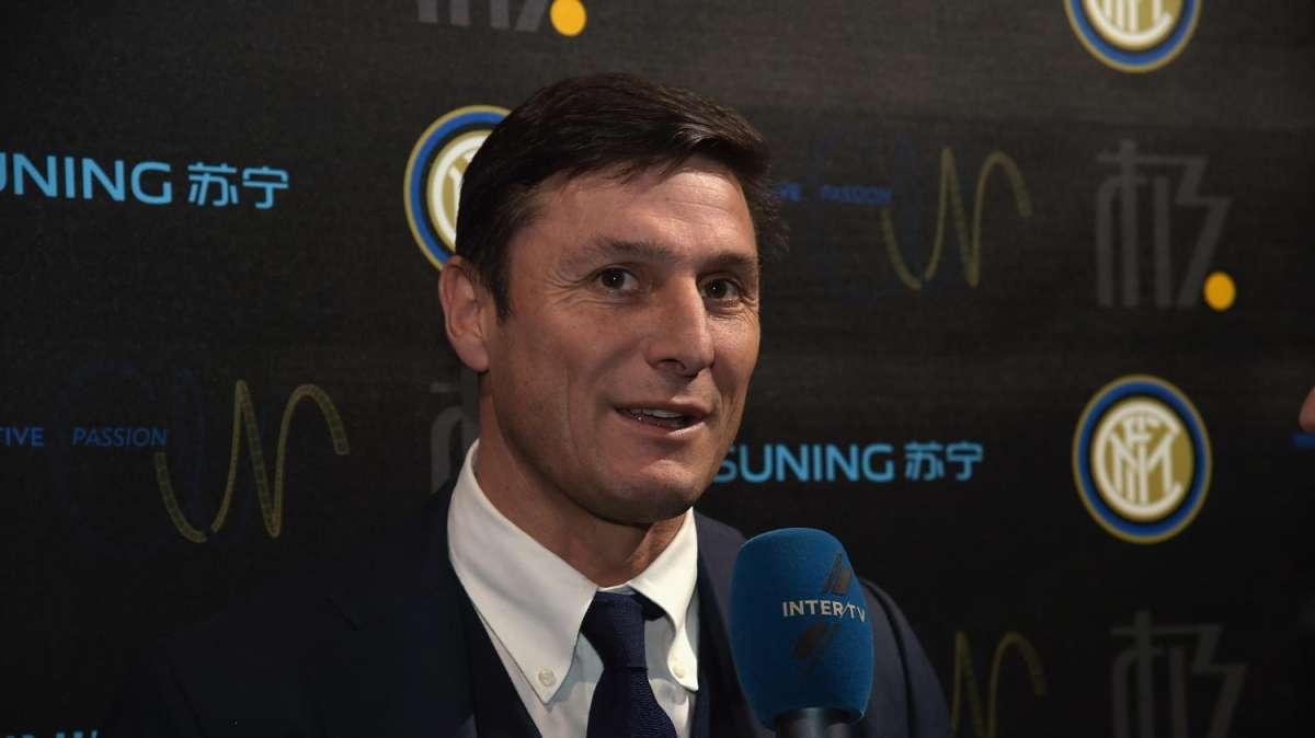 In attesa di Steven Zhang, Javier Zanetti è arrivato a Düsseldorf per stare vicino all'Inter