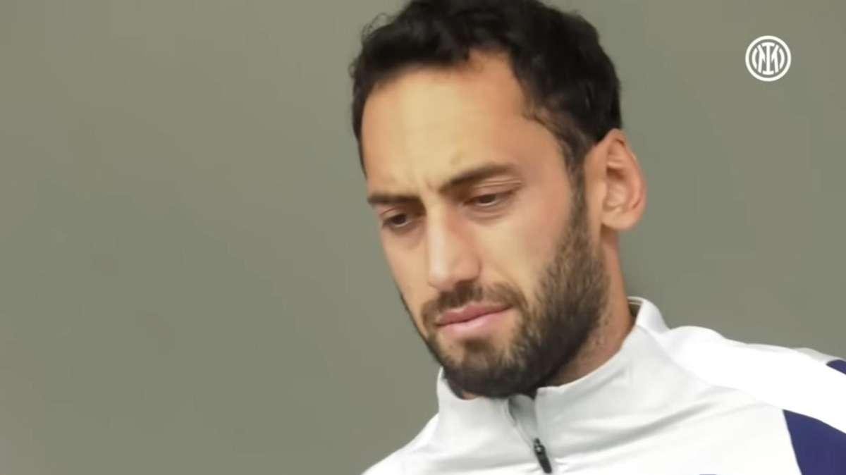 Fenerbahce su Calhanoglu, l'annuncio del presidente Koç: "Safi ha promesso al club un grande colpo"