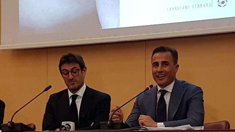 Covid-19, Cannavaro in prima linea: donate 30mila mascherine all'ospedale Cotugno di Napoli