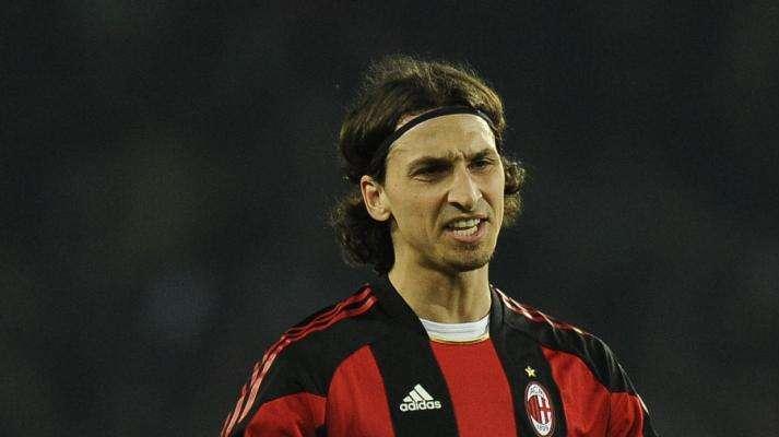 Incredibile Ibra, guarda che calcio a un compagno