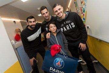 Mattinata speciale per Icardi: visita in un ospedale pediatrico di Parigi 