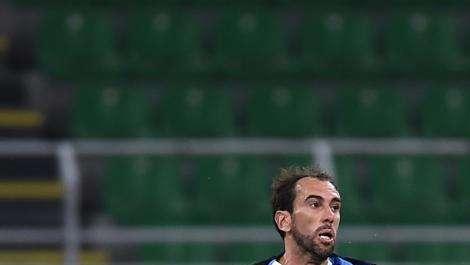Pagelle TS - Godin, gol che vale oro. Serata no per Bastoni