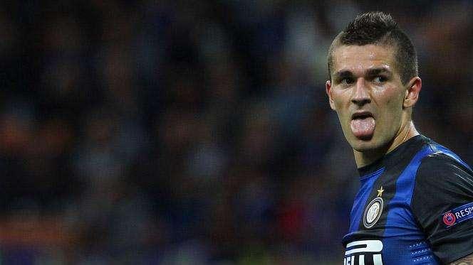 Un pazzo in tribuna! Nel gelo, baby Rooney cresce e il prof ha un secchione