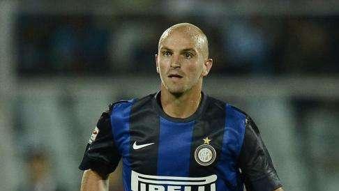 Per Cambiasso sorrisi e... borsa del ghiaccio