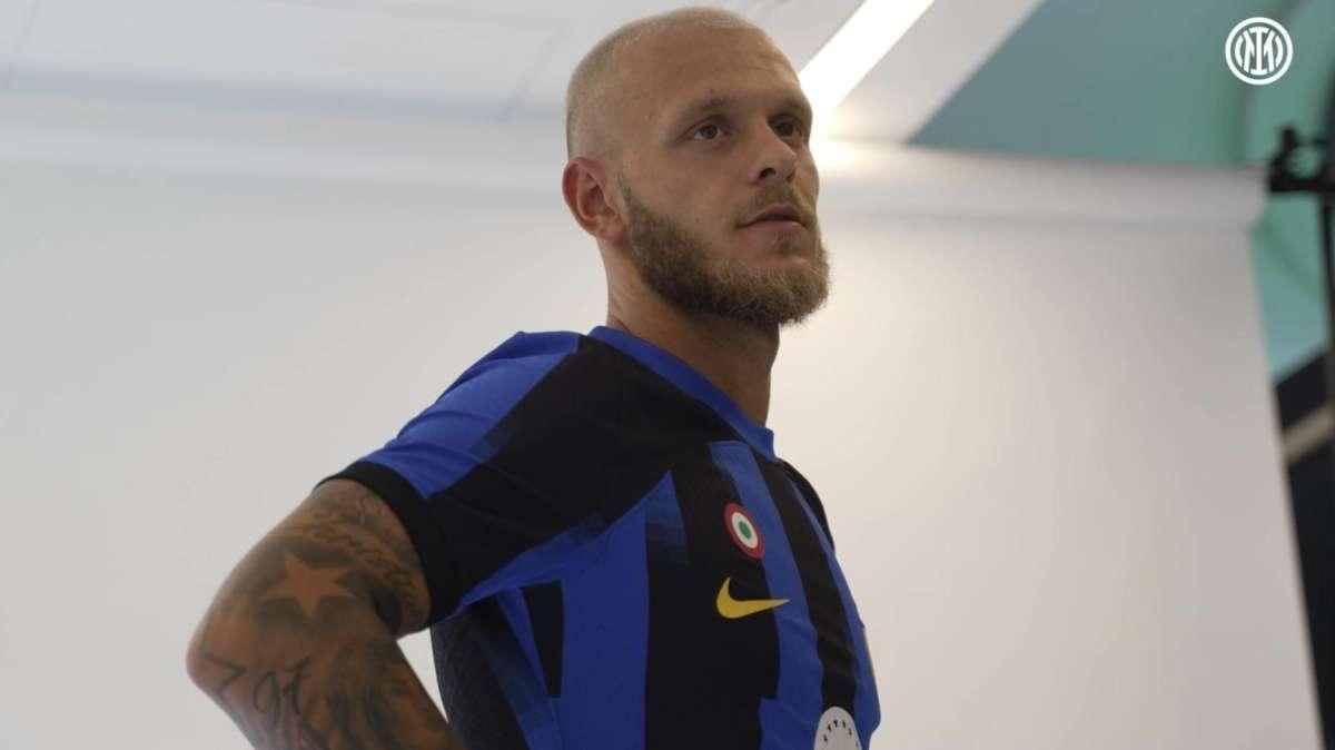 GdS - Dimarco corre verso il rinnovo con l'Inter: ingaggio raddoppiato. Poi toccherà a Dumfries e Mkhitaryan 