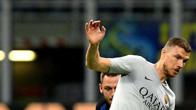 CdS - Dzeko pronto a trasferirsi anche sul "gong" del mercato. E per allora la Roma potrebbe avere il sostituto dal Napoli