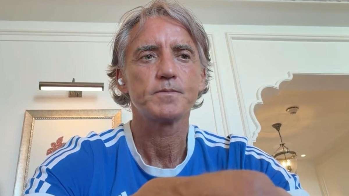 Mancini dribbla l'argomento Nazionale: "Io CT? Devo andare a cena..."
