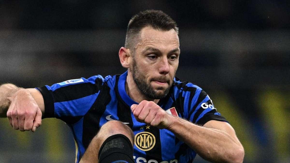 De Vrij: "Quest'Inter è bellissima, ci divertiamo. Dumfries è tra i migliori difensori, con Inzaghi 10 anni di vittorie"