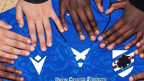Sampdoria contro il razzismo dopo il caso Akinsanmiro: stasera maglia speciale con il claim Union Creates Strength