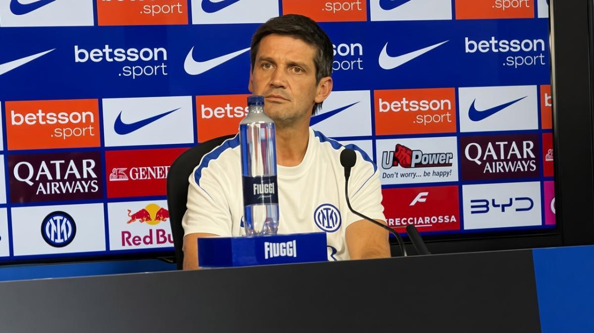 Chivu: "Allenare l'Inter nel nuovo stadio? Dura resistere. Derby, dobbiamo farci una domanda"