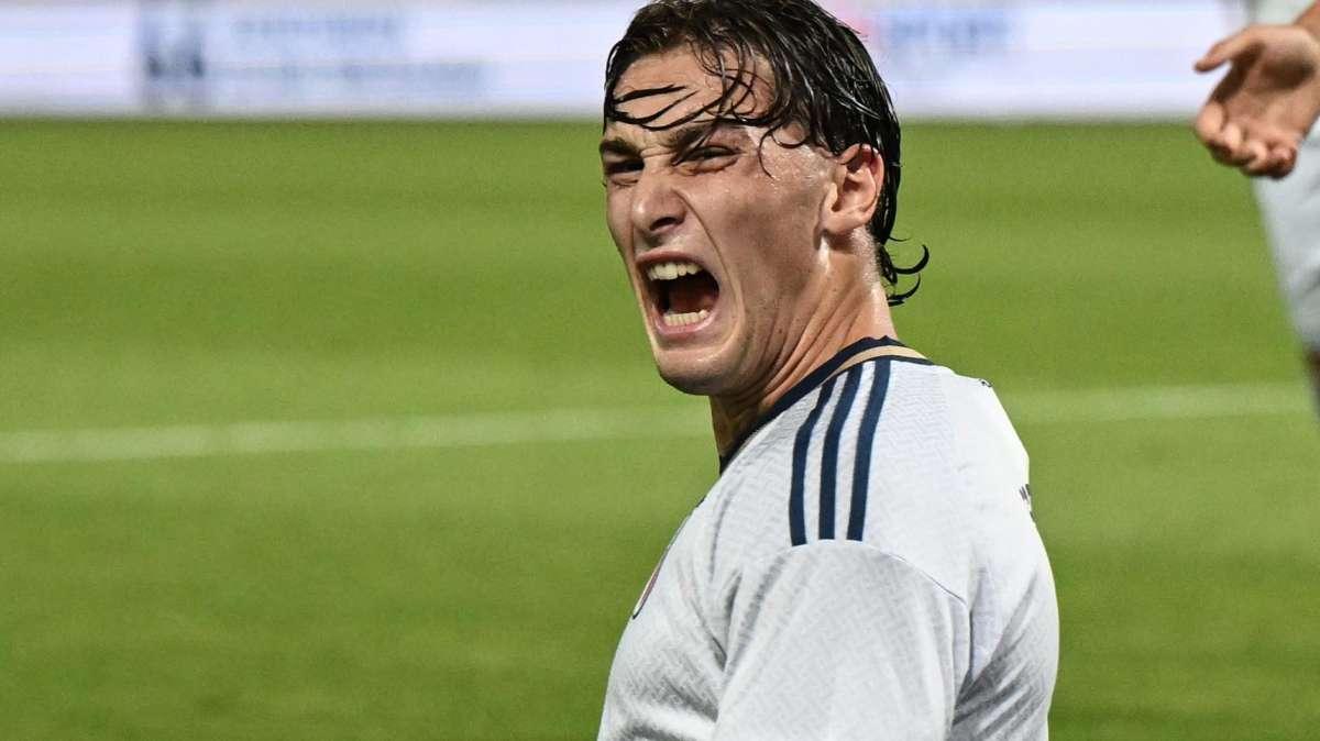Il Manchester United osserva Pio Esposito: scout alle due gare dell'Italia