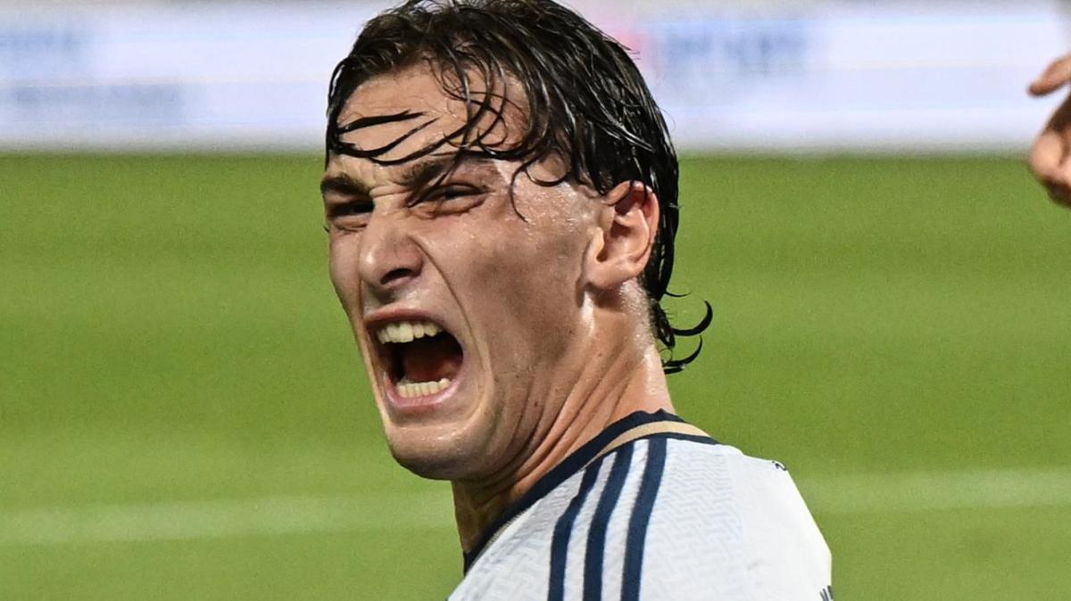 Amoruso: "Pio Esposito rappresenta presente e futuro della Nazionale"