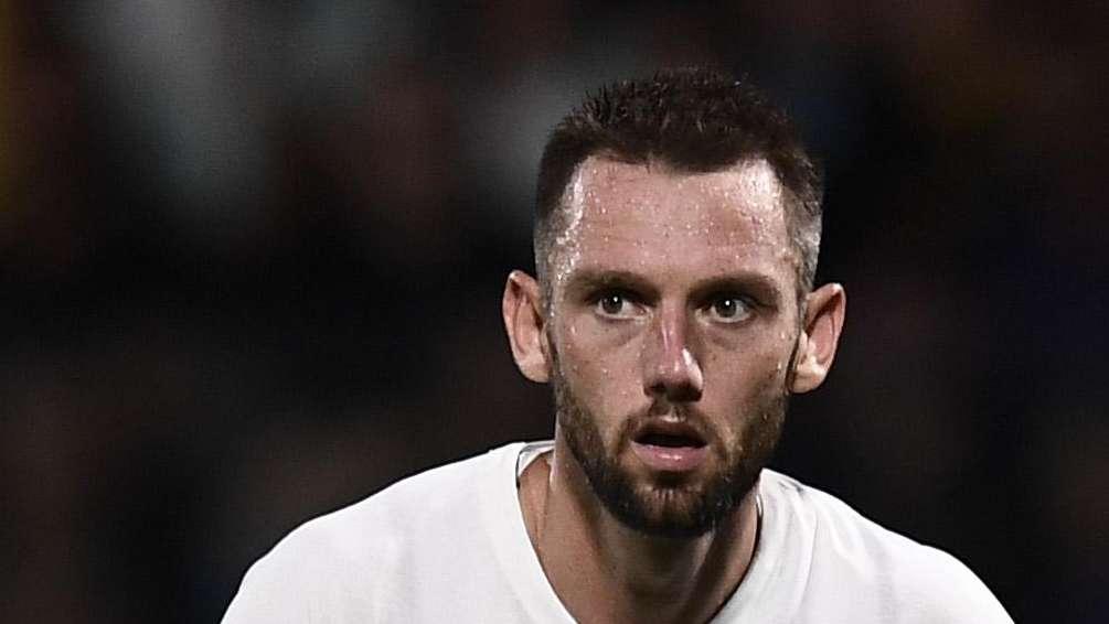 De Vrij titolare in Eire-Paesi Bassi? Koeman: "All'Inter è abituato a giocare al centro della difesa"