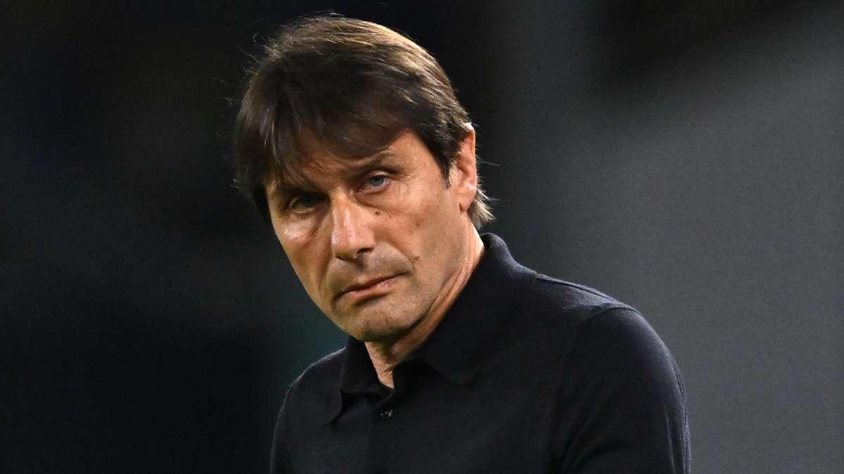 Napoli, Conte: "Ci siamo giocati il bonus, resta l'amarezza. Per lo scudetto servono due vittorie, c'è poco da fare"