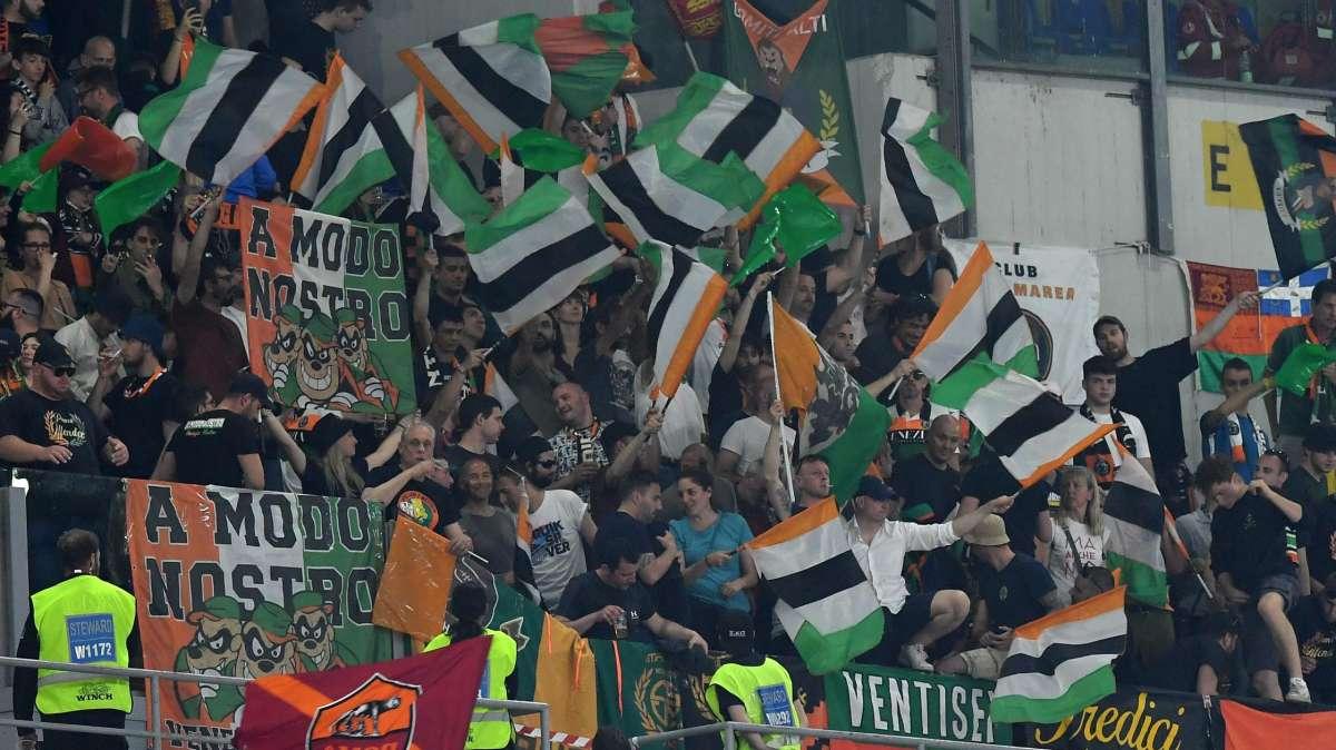 L'Inter accoglie il Venezia in Serie A: "Ci vediamo la prossima stagione"