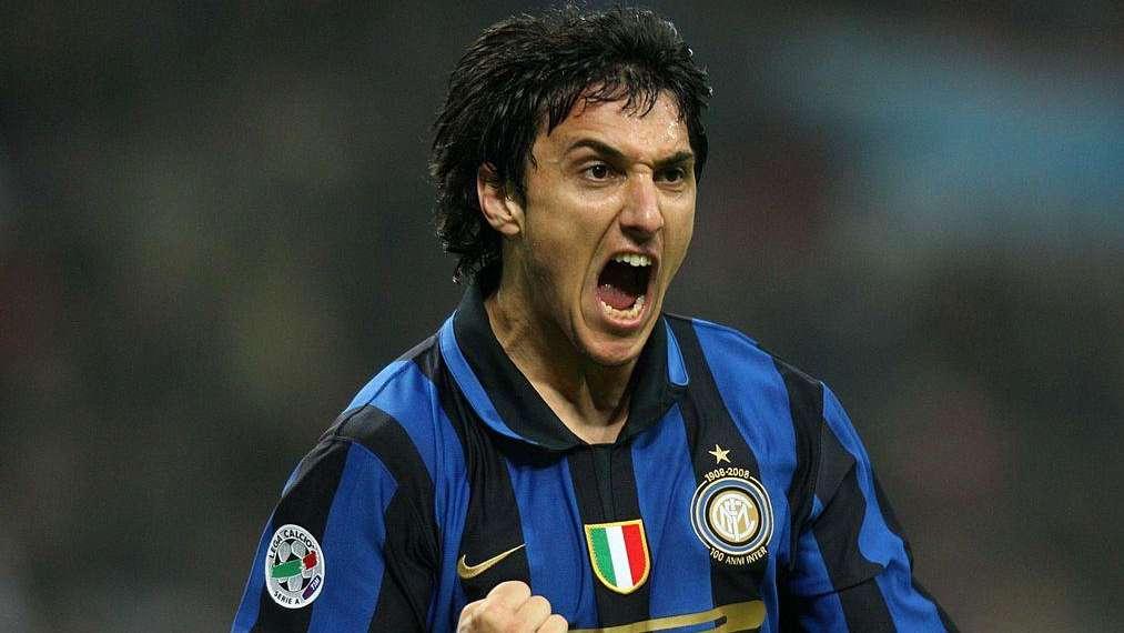 Burdisso a quota 40, gli auguri dell'Inter: "Una lunga serie di trofei"