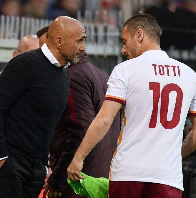 Autobiografia di Totti, Spalletti rinvia il giudizio