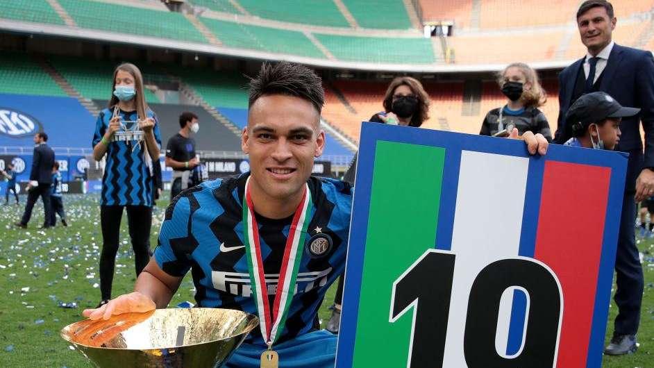 TS - Atletico-Lautaro, l'Inter non fa sconti: non è in vendita. In uscita Joao Mario, Nainggolan e Dalbert