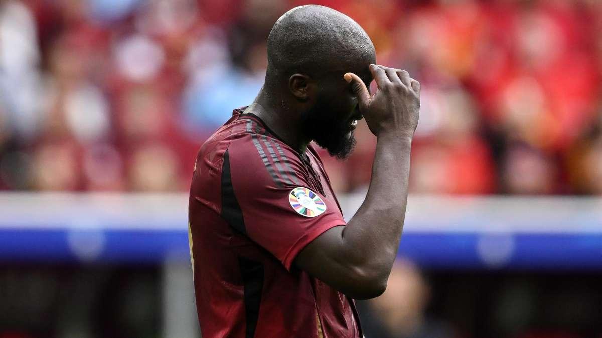 Lukaku dice no all'Aston Villa, l'ex Inter aspetta solo il Napoli di Conte