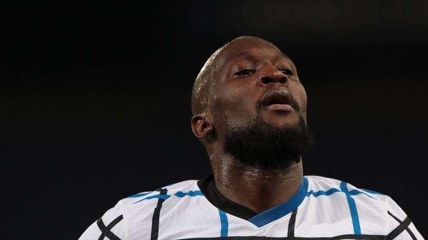 Lukaku e la foto palla al piede: "Mi stavo solo assicurando che avesse superato la linea..."