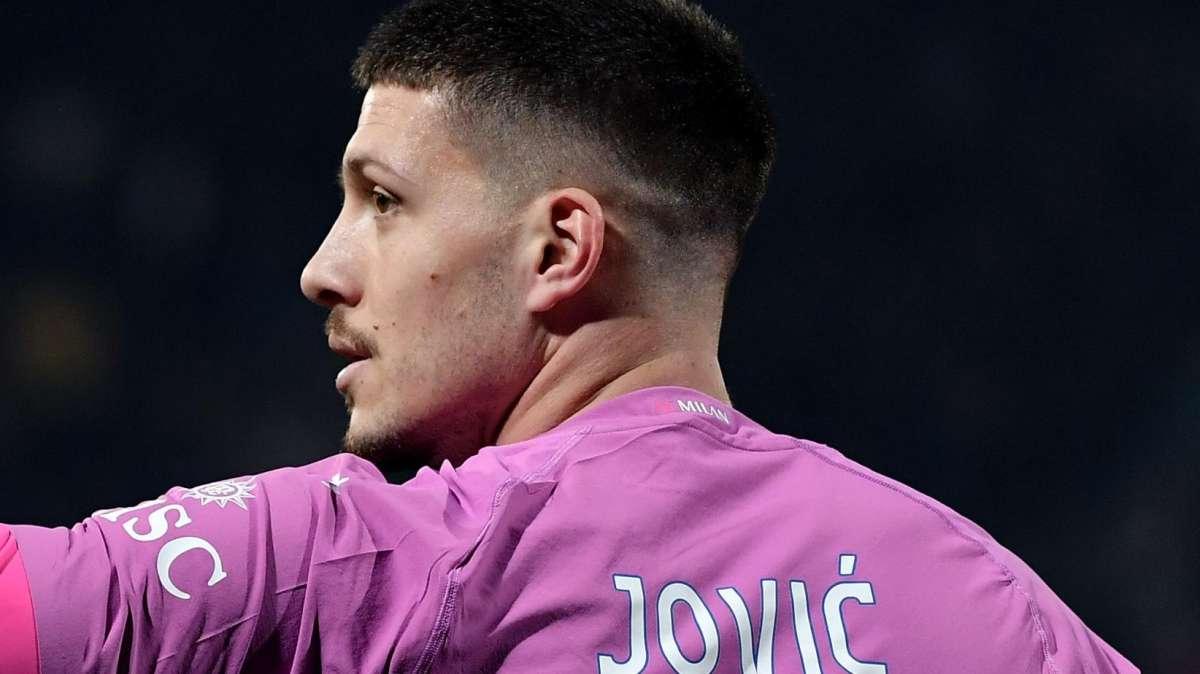 Jovic salva la Serbia contro la Slovenia: l'incornata last minute vale l'1-1 finale
