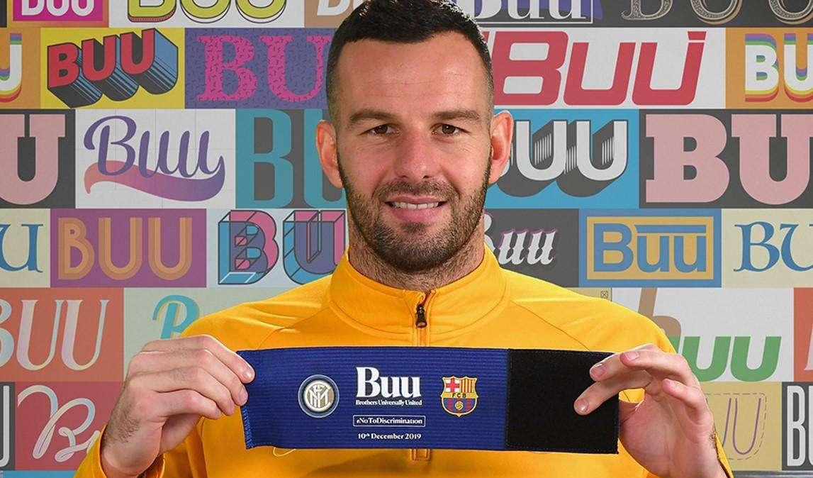 Martedì i capitani di Inter e Barcellona in campo con la fascia speciale dedicata a BUU