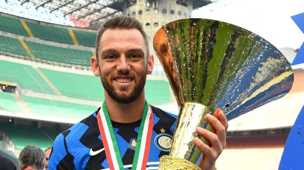 De Vrij: "Finalmente il primo trofeo. Vincere lo scudetto è stato uno dei miei momenti più belli"