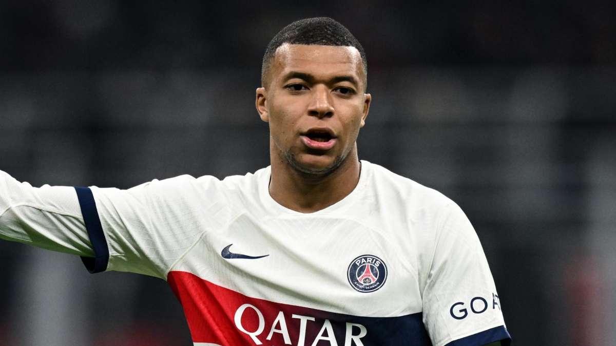 Mbappé-PSG è addio. L'attaccante francese ha comunicato ad Al-Khelaifi che lascerà il club a zero