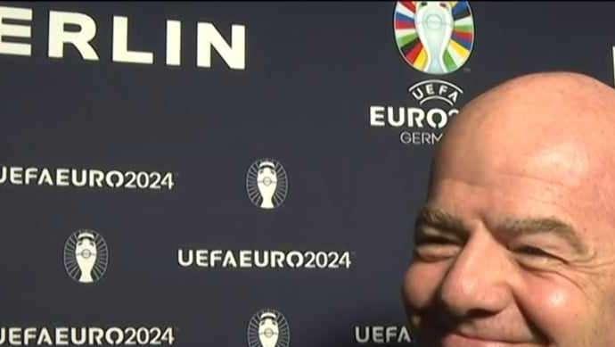 Infantino: "Sommer, stagione incredibile all'Inter. Tanti nerazzurri contro? Bisogna tifare"