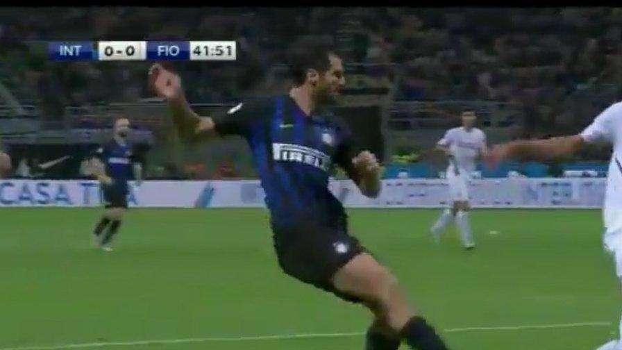 Inter-Fiorentina - Il rigore c'è e potrebbe forse essercene un altro. Chiesa è da espellere, Asamoah nì