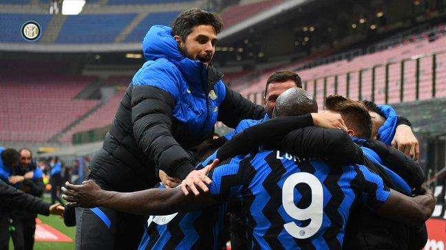 Lukaku, la festa continua con la frecciata a Ibra: "Il nostro dio ha incoronato il Re! Ora inchinatevi!"