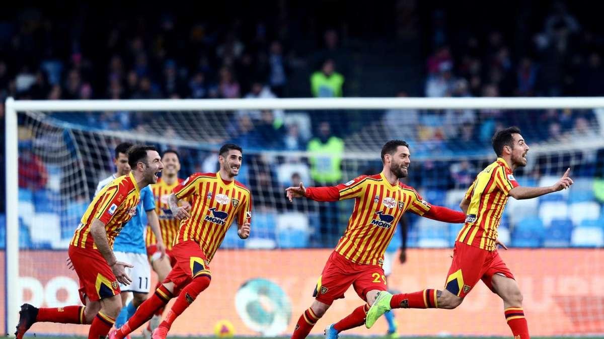 Serie B, Lecce e Cremonese festeggiano la promozione in massima serie. Monza, che beffa