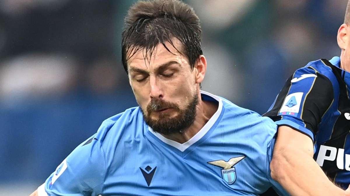 CdS - Acerbi verso il divorzio dalla Lazio: c'è l'Inter per il dopo-De Vrij?