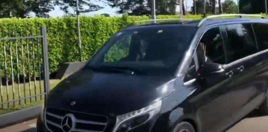 VIDEO - Inter, Simone Inzaghi lascia Appiano Gentile: terminata la prima visita al centro sportivo