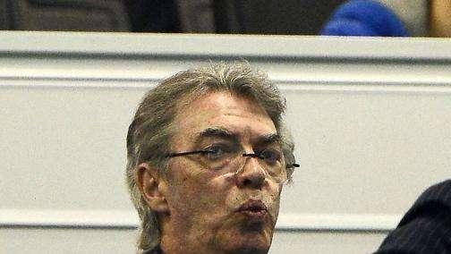 Cori e applausi dei tifosi per Massimo Moratti