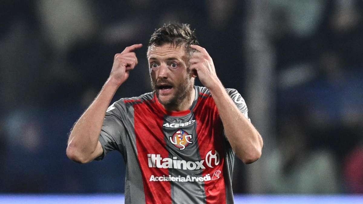 Vardy fa doppietta e la Cremonese torna a vincere dopo tre ko di fila: battuto con un tris il Bologna al Dall'Ara 