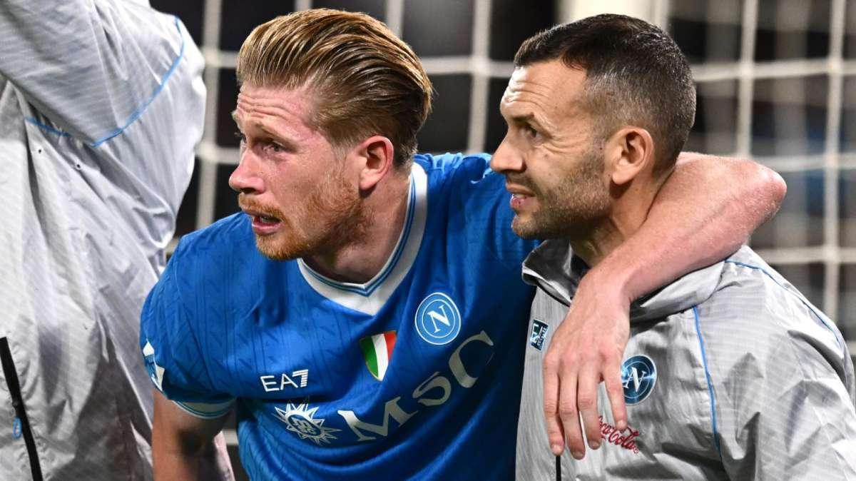 Napoli, intervento perfettamente riuscito per De Bruyne: tempi di recupero stimati in 3-4 mesi 